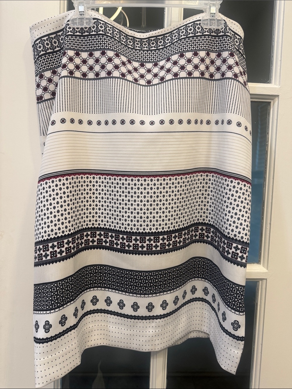 Ann Taylor factory petite Black and White multi patterned pencil skirt